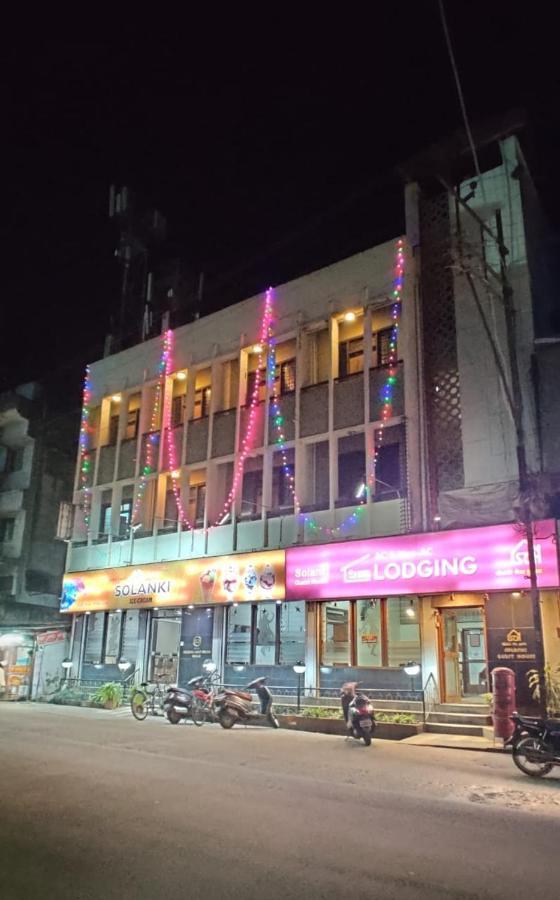 Solanki Guest House Colhapur Exterior foto