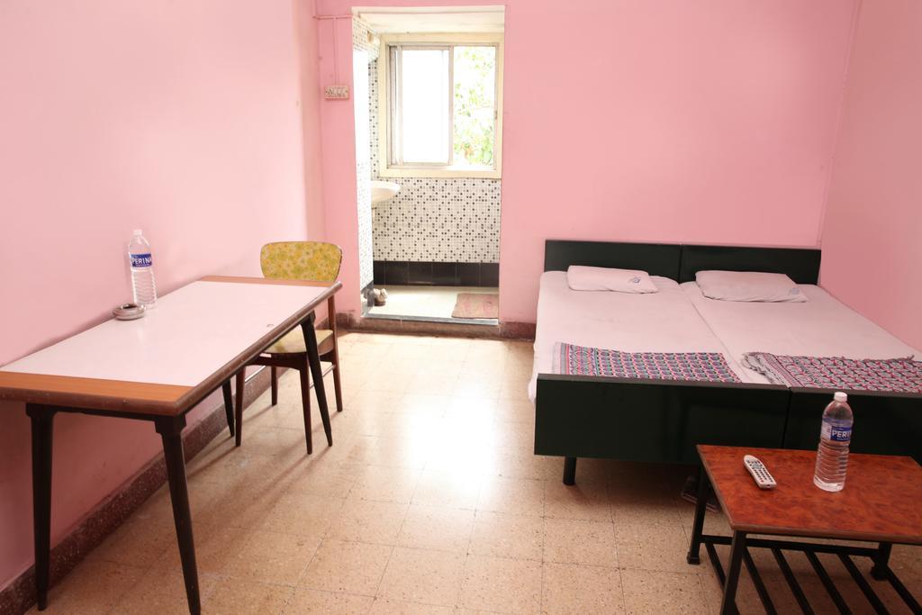 Solanki Guest House Colhapur Exterior foto