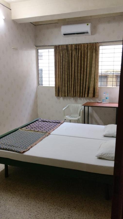 Solanki Guest House Colhapur Exterior foto